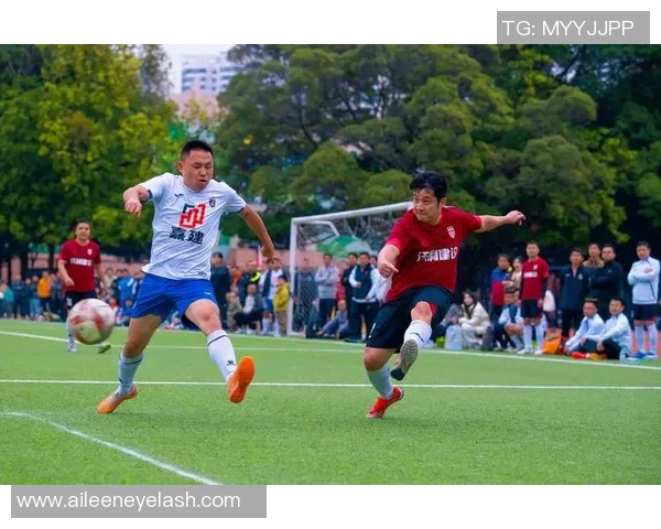 重返绿茵场的传奇足球明星们的跟腱断裂与复苏之路